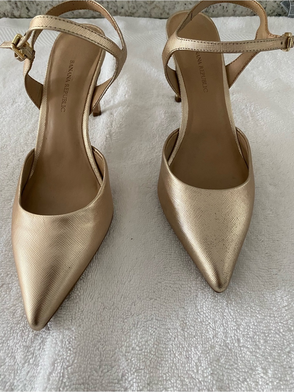 NEW Banana Republic Metallic Gold Pointed-Toe Ankle-Strap Heels SZ 8